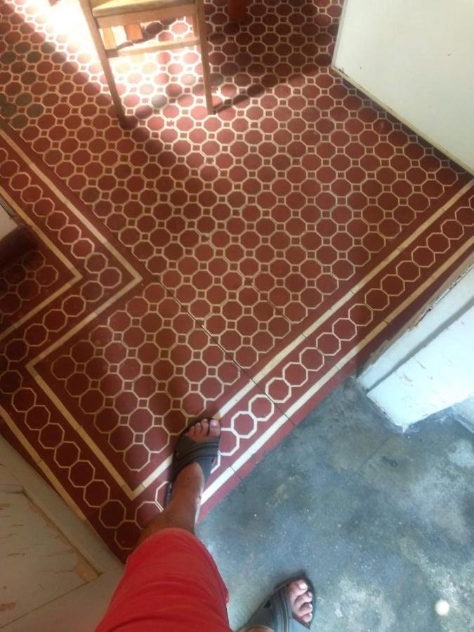 Hospedagem domiciliar Quarto Em Casa Atelie Com Sol No Quintal *