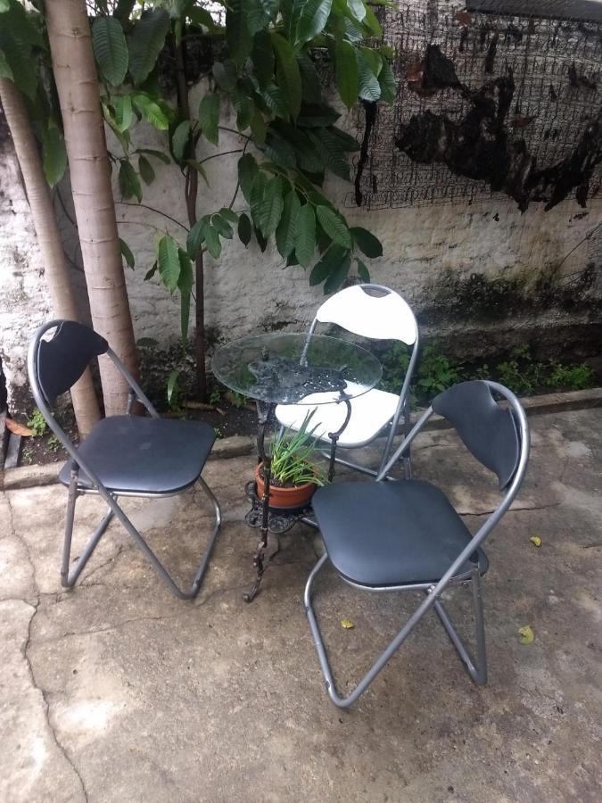 Quarto Em Casa Atelie Com Sol No Quintal Hospedagem domiciliar São Paulo